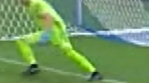 La imagen muestra que Franco Armani estuvo reglamentariamente ubicado