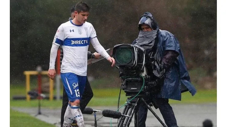 Benjamín Kuscevic sale lesionado en el CAP