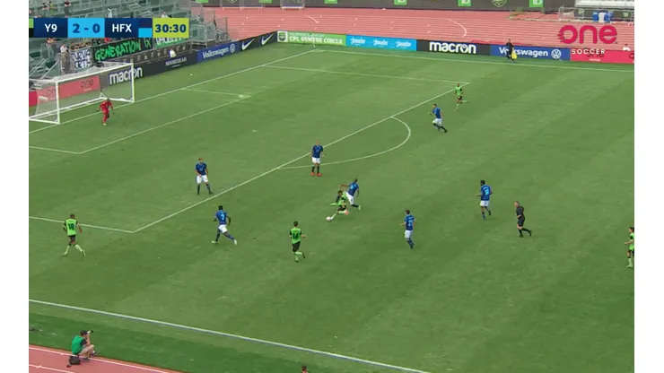 Golazo de Rodrigo Gattas en Canadá