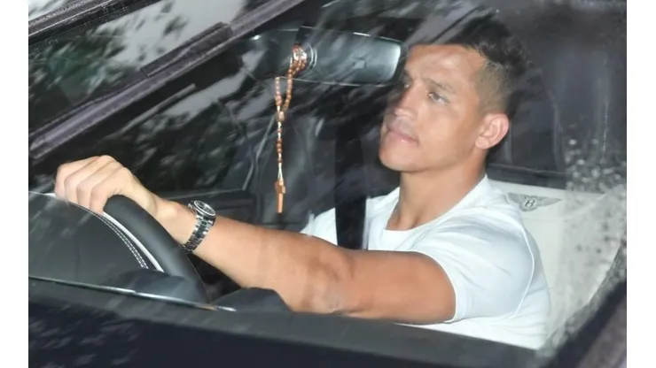 Alexis vuelve a los entrenamientos del Manchester United