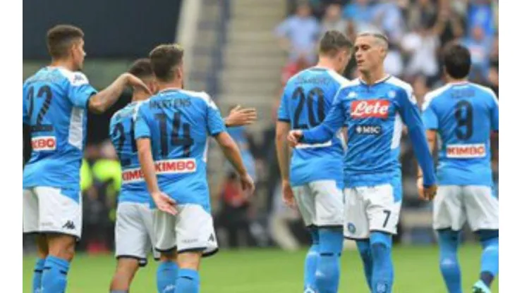 No tuvo respeto por el campeón: Nápoli vence 3-0 a Liverpool