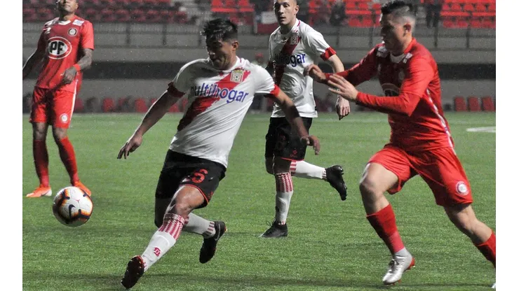 Unión La Calera derrota a Curicó y se mete en la parte alta de la tabla (Foto: Agencia Uno)