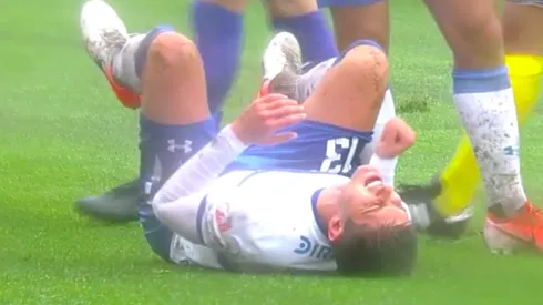 Dolorosa falta que obliga a Benjamín Kuscevic a dejar el partido ante Huachipato (Foto: Transmisión CDF)