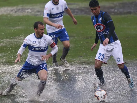 Huachipato y la UC juegan en una piscina en el Estadio CAP