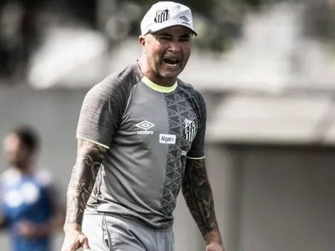 Sampaoli es líder absoluto pero queda suspendido