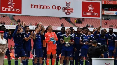 Invitado de piedra: Olympique de Lyon le gana al Arsenal y se queda con la Emirates Cup