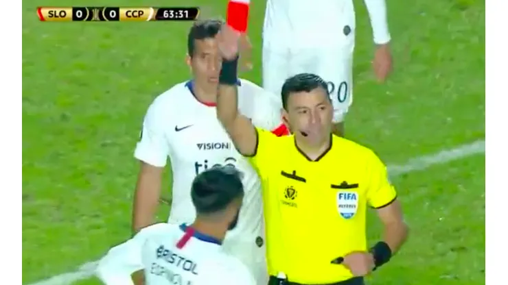 VAR de Tobar: chileno expulsa a jugador de Cerro Porteño en Libertadores