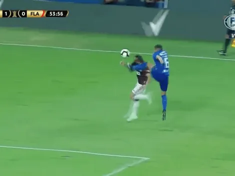 La brutal patada de "bienvenida" a Rafinha en Sudamérica