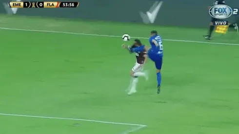 Feroz patada a Rafinha