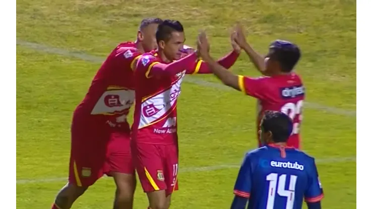 Gol de Carlos Ross en Perú