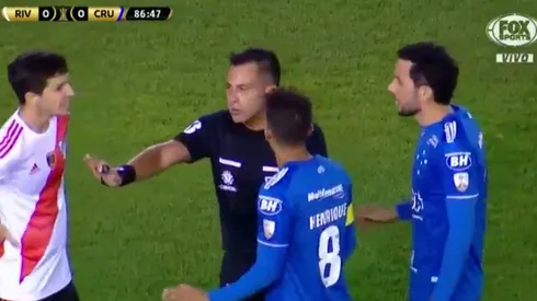 Julio Bascuñán retrasó el juego mientras se comprobaba que no hubo penal para River
