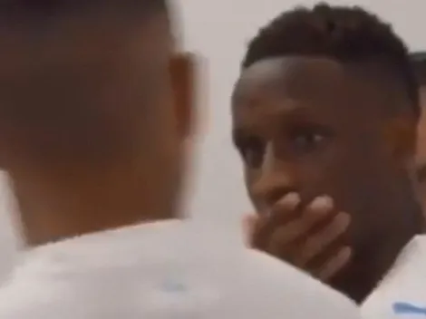 El inesperado beso de Dimitri Payet a su compañero