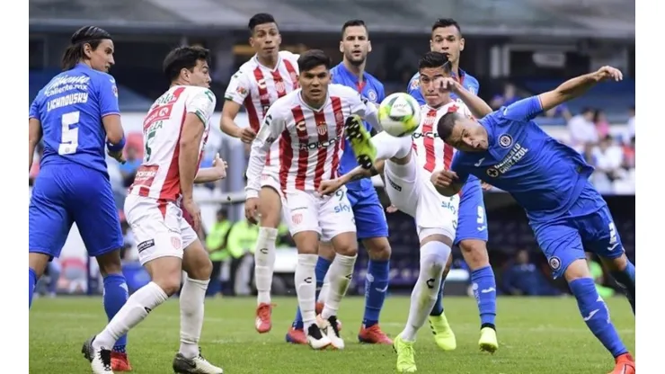Mal debut de Maximiliano Salas en Necaxa