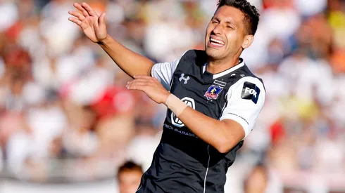 Juan Manuel Insaurralde con la camiseta de Colo Colo