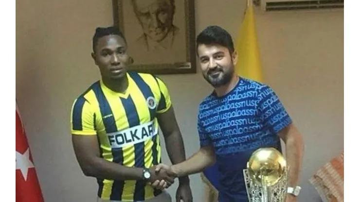 Equipo turco contrata al jugador equivocado por confusión de nombres