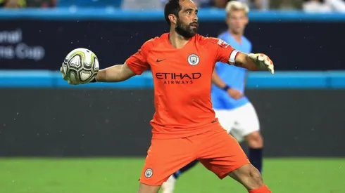 Claudio Bravo volvió a las canchas tras su lesión al tendón de Aquiles (Foto: Getty Images)