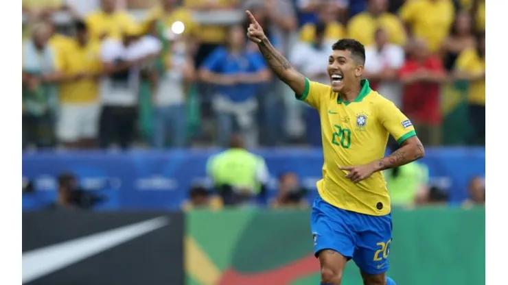 Roberto Firmino sorprendió a todos con su look en la fiesta que ofreció (Foto: Getty Images)