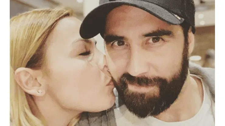 Carla Pardo junto a Claudio Bravo (Foto: Instagram Carla Pardo)