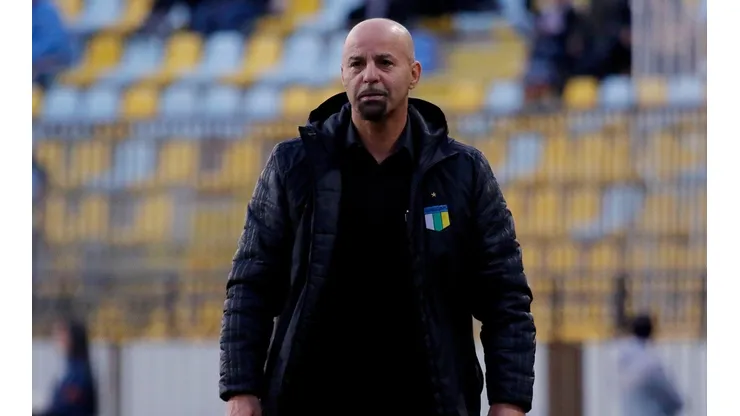 El Fantasma fue amonestado ante Everton
