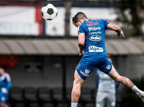 Santos sube al columpio al pequeño Yefferson Soteldo