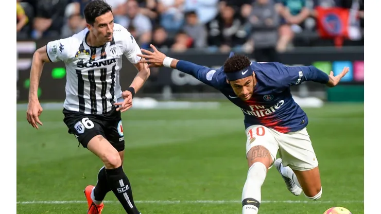 Según L'Equipe la oferta del Barcelona por Neymar "es insuficiente"