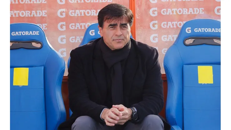 La banca de la UC con el chuncho tapado.
