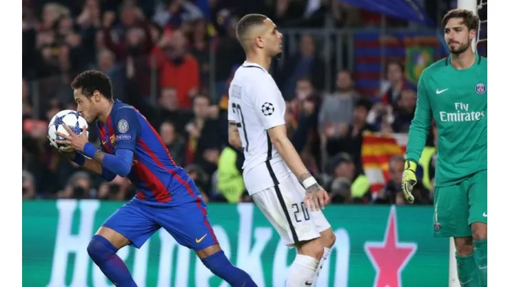 Neymar luego de anotarle al PSG en la Champions de 2017 (Foto: Getty Images)