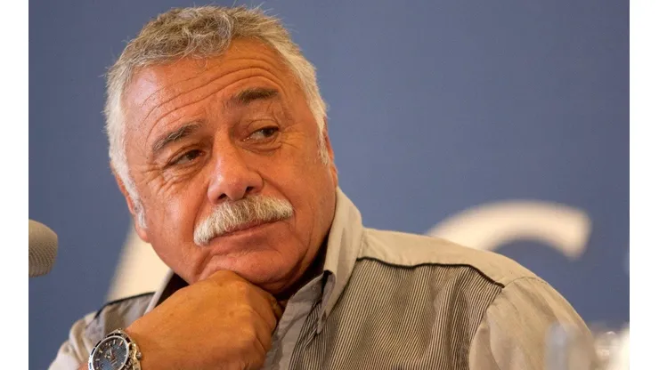 Carlos Caszely al habla con Redgol