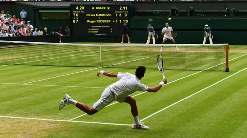 Federer y Djokovic en Wimbledon 2015.
