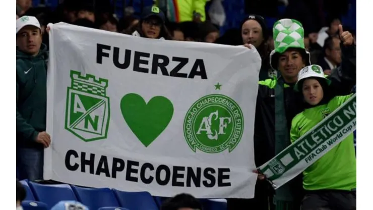 Hermandad irrompible: Hinchas de Atlético Nacional reciben a gobernador de Chapecó