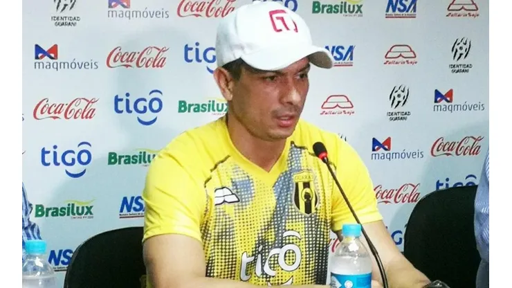 Gustavo Florentín asume la banca de Huachipato (Foto: Twitter Guaraní)