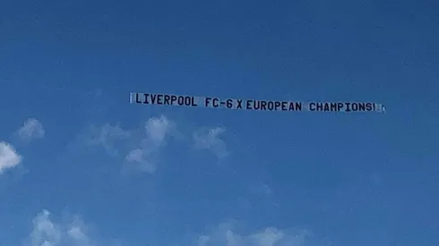 Avión le enrostra las 6 Champions League del Liverpool al United