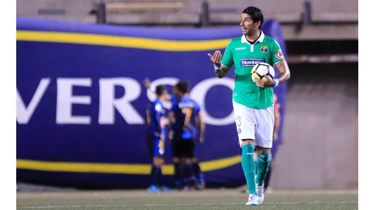 El Loco Abreu volverá al fútbol profesional en el Boston River (Foto: Agencia Uno)