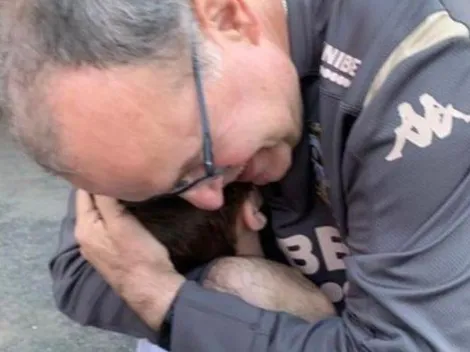 El tierno gesto de Bielsa que da la vuelta al mundo