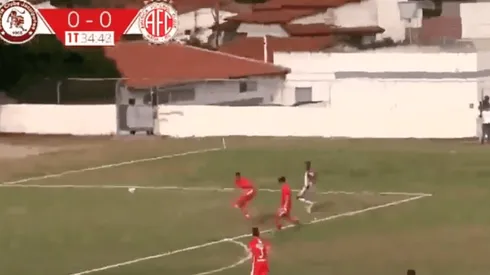 Insólito autogol en Brasil