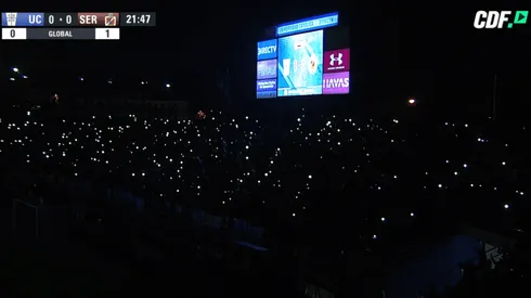 Los celulares hicieron lo suyo en San Carlos a oscuras.