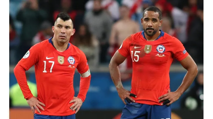 Medel y Beausejour no estarán para la Roja en ocho meses más