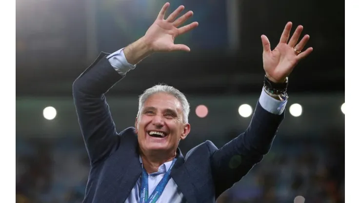 Tite le dio con todo a Roberto Tobar por su arbitraje en la final de Copa América (Foto: Getty Images)