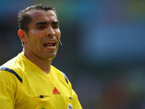 Ex árbitro FIFA afirma que el gol de Agüero no es válido