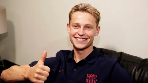 Frenkie de Jong llega al Barcelona para disputar un puesto con Arturo Vidal