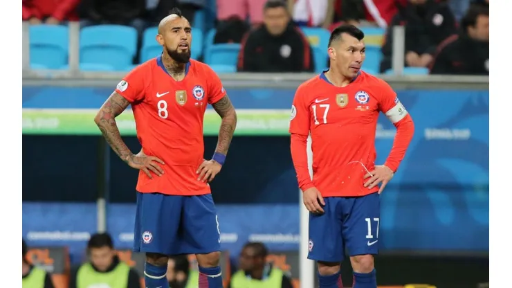 Gary y Vidal ante Perú.