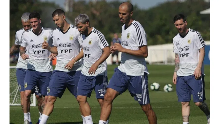 El plantel de Argentina quiere dejar atrás los fantasmas ante Chile (Foto: Twitter Selección Argentina)