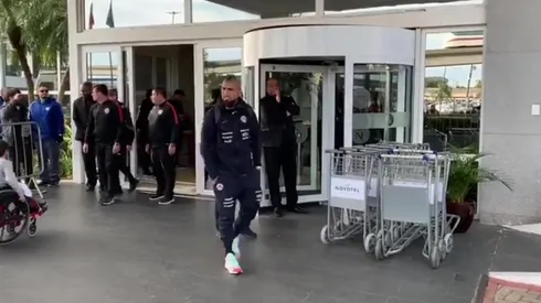 Vidal deja Porto alegre cojeando.