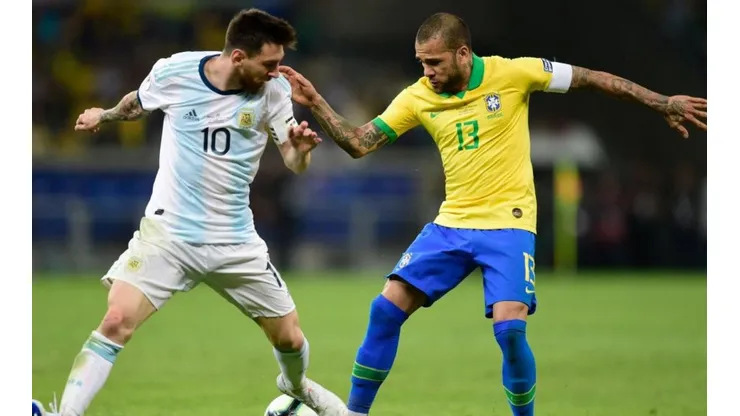 Dani Alves tuvo sentidas palabras para Lionel Messi (Foto: Getty Images)