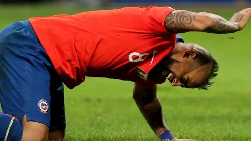 Arturo Vidal lamenta la lesión y la derrota.