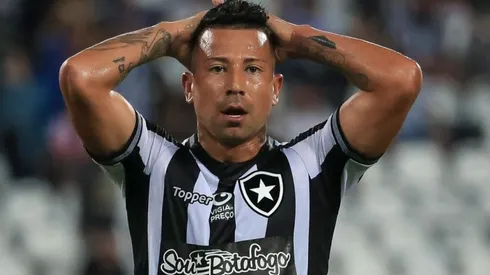 Leo Valencia se está transformando en un problema para Botafogo (Foto: Getty Images)