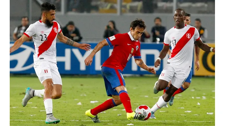 Valdivia contra Perú el 2015.