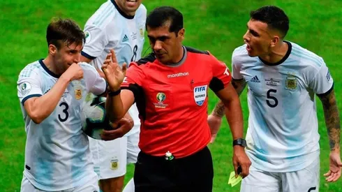 Discusión generó el arbitraje de Zambrano en Belo Horizonte