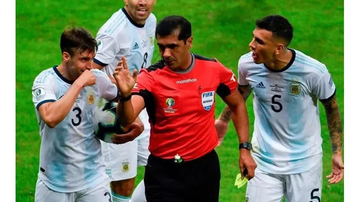 Discusión generó el arbitraje de Zambrano en Belo Horizonte