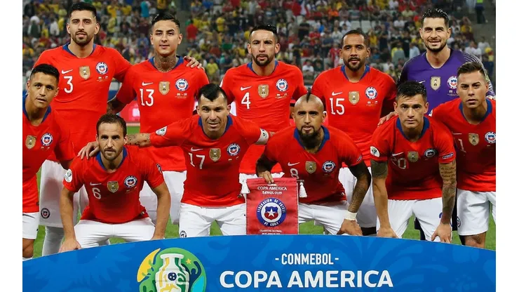 Maripán, Pulgar, Isla, Beausejour, Arias; Alexis, Fuenzalida, Medel, Vidal, Aránguiz y Vargas